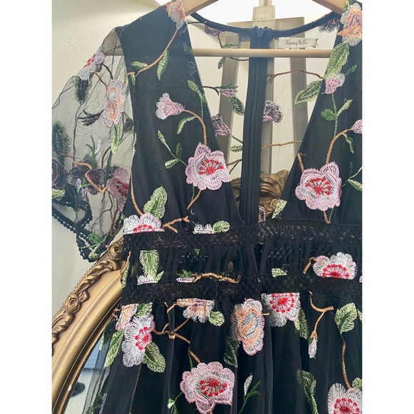 Honey Belle floral embroidered romper/maxi dress w/ slit & deep V-neck 🌸 - Picture 4 of 8